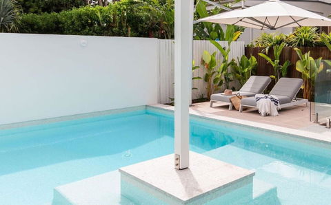 AL Sole - 4 Bedrooms - Pool - Location - Accommodation Resorts 1