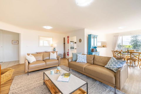 Albacore 6 - Accommodation Resorts 2