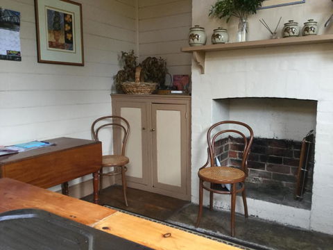 Albion Cottage - Accommodation Resorts 4