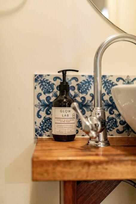 Alcorn Garden Studio Main House Attached-Dog Friendly 2 Mins Walk To Beach - Accommodation Resorts 4