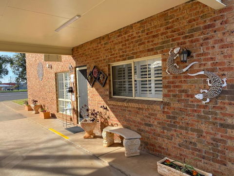 All Settlers Motor Inn Parkes - Accommodation Resorts 4