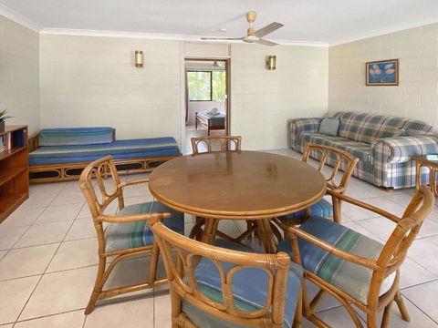 Alma Bay Holiday Unit 2 - Accommodation Resorts 3