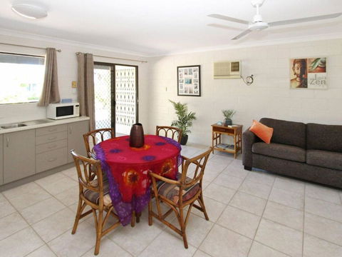 Alma Bay Holiday Unit 3 - Accommodation Resorts 4