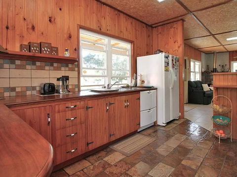 ALOHA AMITY - Accommodation Resorts 3