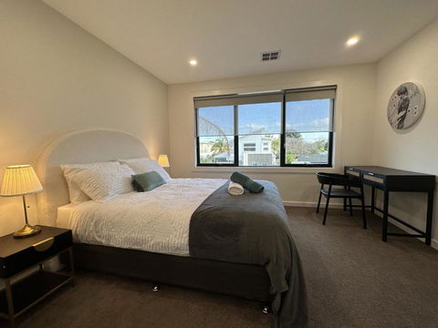 Altona Entire 3 Bedrooms House - Accommodation Resorts 0