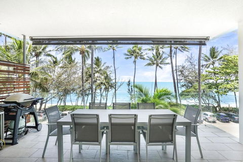 Amaroo - Luxury Apartment Overlooking The Coral Sea - Accommodation Resorts 0