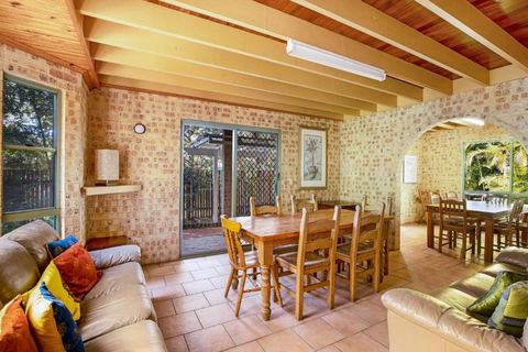 Amaroo Rainbow Shores - Accommodation Resorts 2