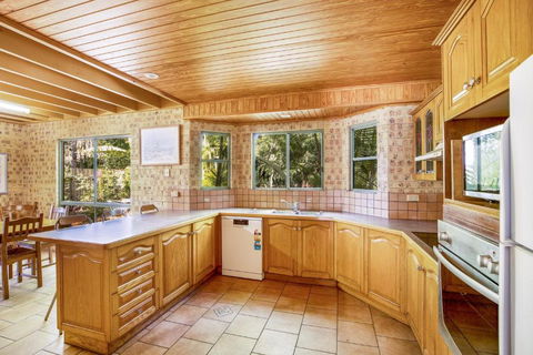 Amaroo Rainbow Shores - Accommodation Resorts 4