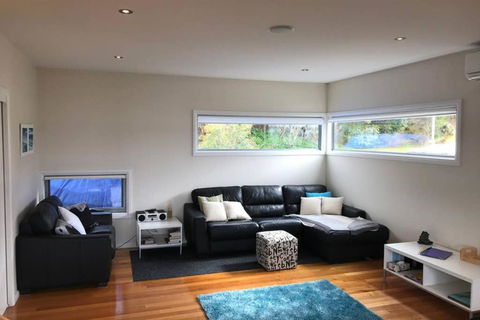Amazing Ansons Bay Absolute Waterfront Beach House - Accommodation Resorts 1