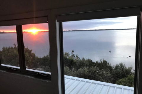 Amazing Ansons Bay Absolute Waterfront Beach House - Accommodation Resorts 4