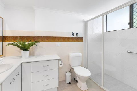 Amazing Beach View And Perfect Location Kirra - Accommodation Resorts 4