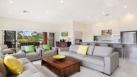 Amber Lakes - The Vintage - Accommodation Resorts 1