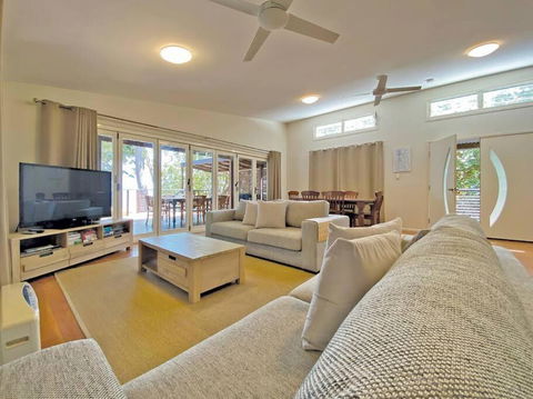 AMITY SEASIDE - Accommodation Resorts 3