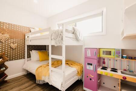 An Idyllic Boho Style Retreat High-end Kitchenware - Accommodation Resorts 4