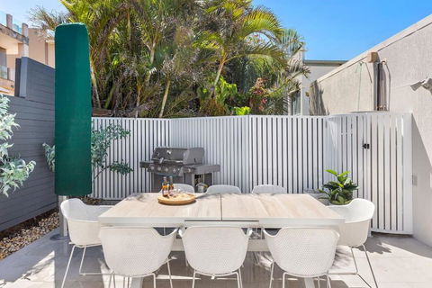 An Oasis By The Beach With Ocean Views Daybed BBQ - Accommodation Resorts 4