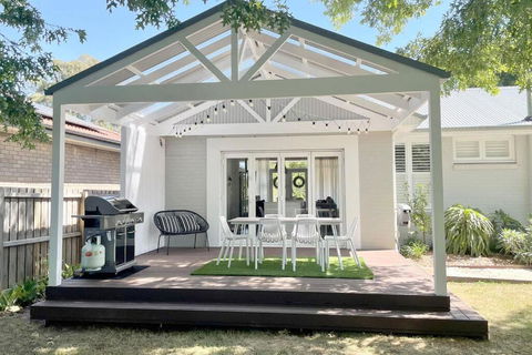 Antler & Oak Cottage: Provincial Luxe In Moss Vale - Accommodation Resorts 0