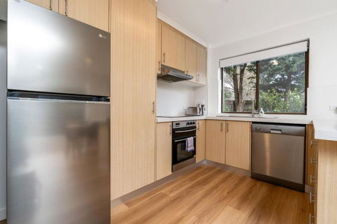 Apt In Kingston - 10min To Lake Burley Griffin - Accommodation Resorts 1