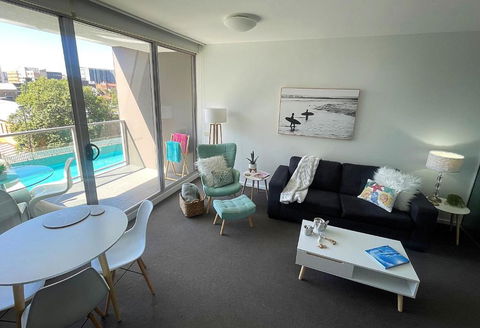 AQUA 306 POOLSIDE Luxury Apartment , Honeysuckle, NEWCASTLE FREE Parking - Accommodation Resorts 4