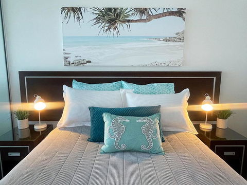 AQUA 306 POOLSIDE Luxury Apartment , Honeysuckle, NEWCASTLE FREE Parking - Accommodation Resorts 1