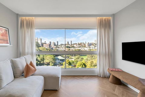 Aquarius - Luxe Inner City Abode - Accommodation Resorts 1