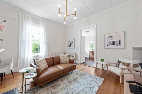 Art Deco W Modern Twist 1Bed 1Bath 1Car New Farm - Accommodation Resorts 0