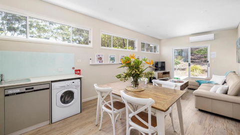 Art House Shoal Bay - Accommodation Resorts 1