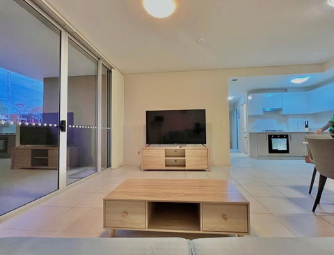 Ashfield 2 Br Apt Bus&Train Shop Parking - Accommodation Resorts 1