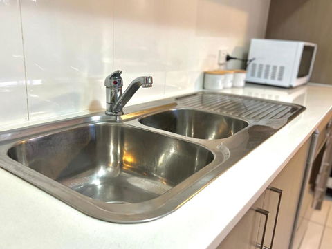 Ashfield 2 Br Apt Bus&Train Shop Parking - Accommodation Resorts 2