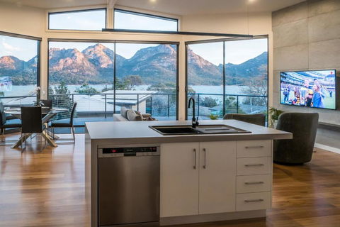 At The Bay - Accommodation Resorts 4