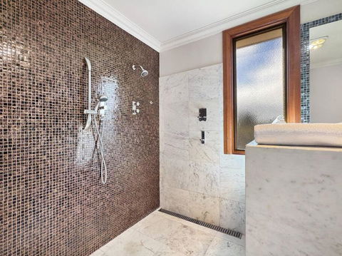 Aurora Cottages - Mountain View - Accommodation Resorts 1