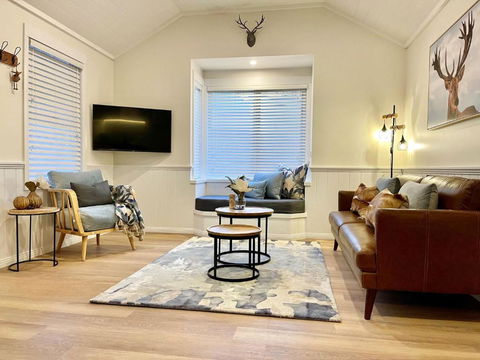 Autumn Beauty - Alpine Cottage 5 - Accommodation Resorts 1