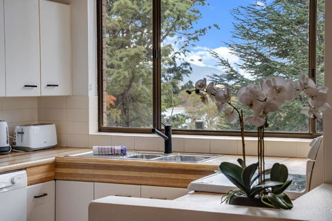 Avalanche 3 - 3BR Apartment L Central Location L Balcony L WiFi - Accommodation Resorts 3