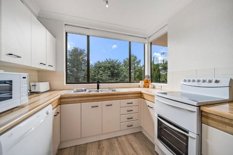 Avalanche 3 - 3BR Apartment L Central Location L Balcony L WiFi - Accommodation Resorts 4