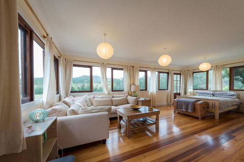 Avalon River Retreat - 400 Acre Riverside Oasis - Accommodation Resorts 0