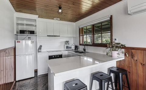 Apollo Bay Cottages- Sabine - Accommodation Resorts 1