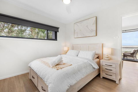 Azure Studio - Ocean Glimpses - 3 Mins Walk To Beach - Accommodation Resorts 2