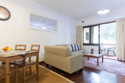 B2 Crawley Apartment 1 BRM & Sleepout Near UWA - Accommodation Resorts 1