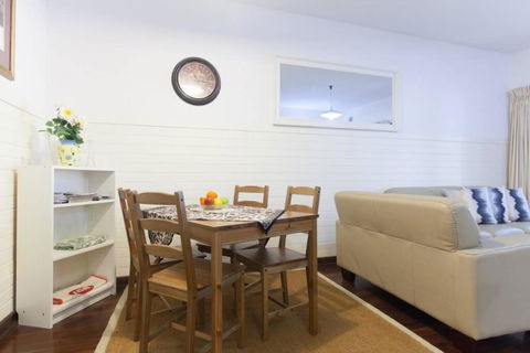 B2 Crawley Apartment 1 BRM & Sleepout Near UWA - Accommodation Resorts 4