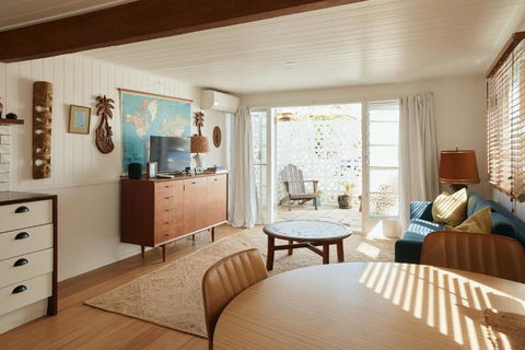 BAY PROPERTIES . The Sailors Bungalow - Accommodation Resorts 0