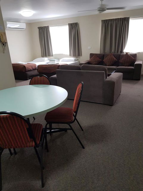 Southport Motel & Apartments - Accommodation Resorts 11