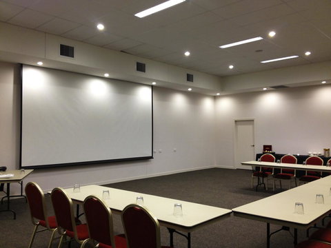 Roma Explorers Inn - Accommodation Resorts 27