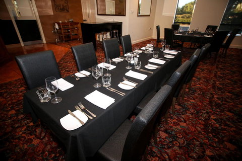 Roma Explorers Inn - Accommodation Resorts 15