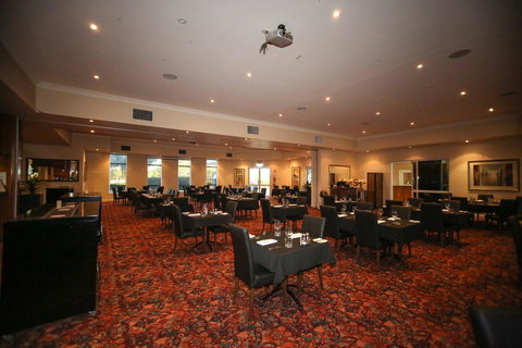 Roma Explorers Inn - Accommodation Resorts 19