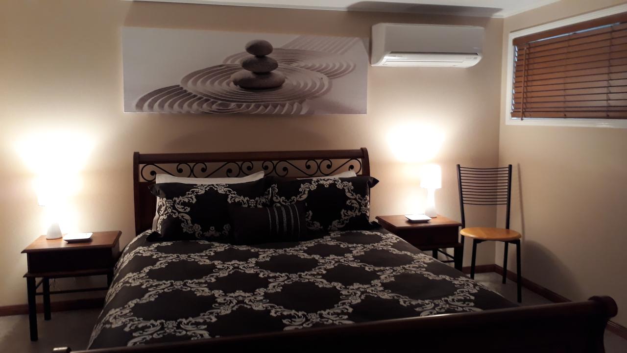 Tanah Merah QLD Accommodation Resorts