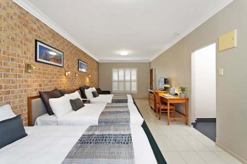 Coopers Colonial Motel - Accommodation Resorts 3