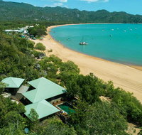 Absolute Beachfront - Accommodation Resorts