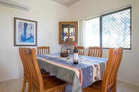 Keith\'s Place, 1 Of The 3 Most Popular Units On Bribie - Accommodation Resorts 13