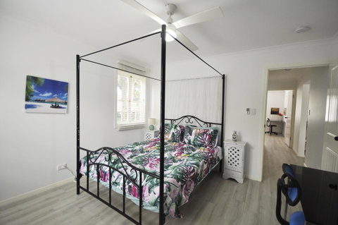 Retro Beach Flat - Accommodation Resorts 8