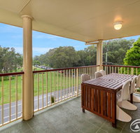 Immaculate Spacious Second Floor Unit Overlooking Pristine Parklands - Accommodation Resorts