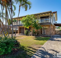 Family Holiday Haven on Boronia 100m to Beach - Accommodation Resorts